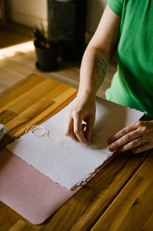 3 idées de cadeaux pour aquarellistes: le carnet aquarelle en papier artisanal par Madame La Papetière